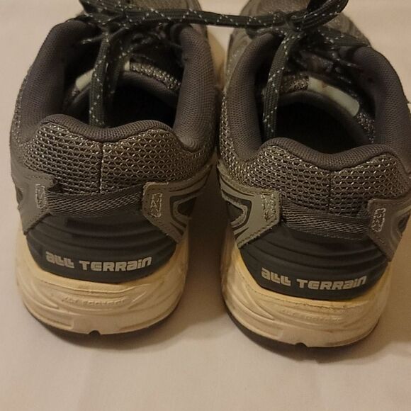 New balance all terrain shoes size 8 - Picture 5 of 7